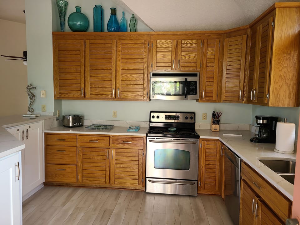 Well Stocked Kitchen with Stove, Microwave, Dishwasher, Refrig/Freezer