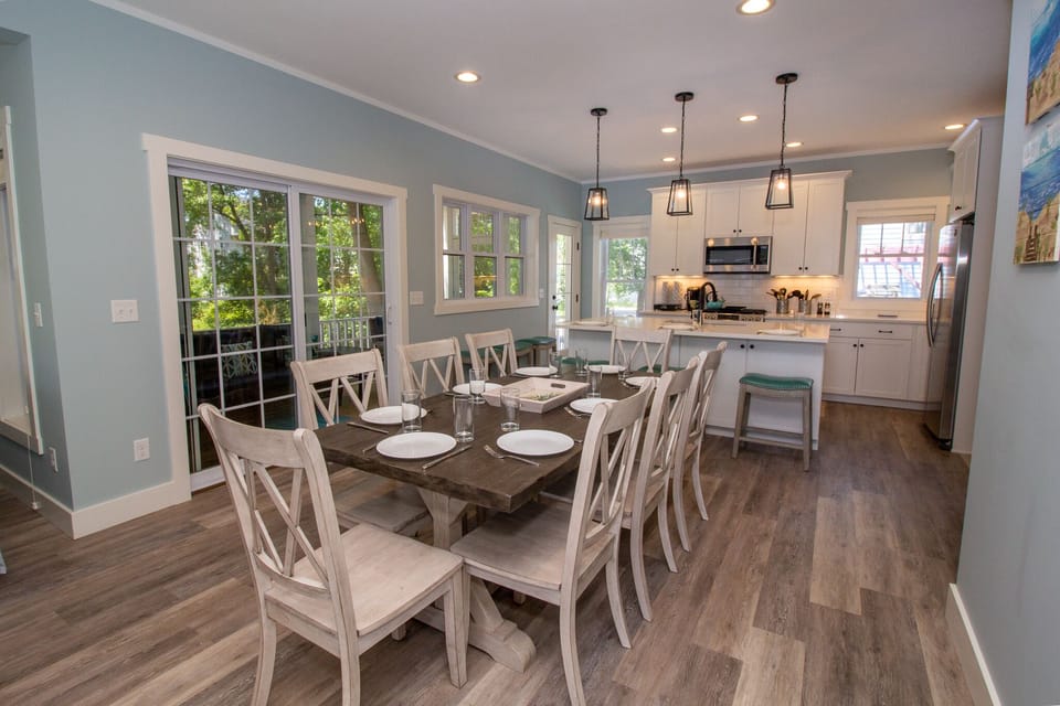 Main Level | Dining Room