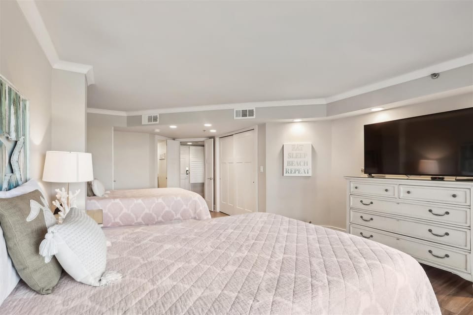 Guest Bedroom at 2418 Villamare