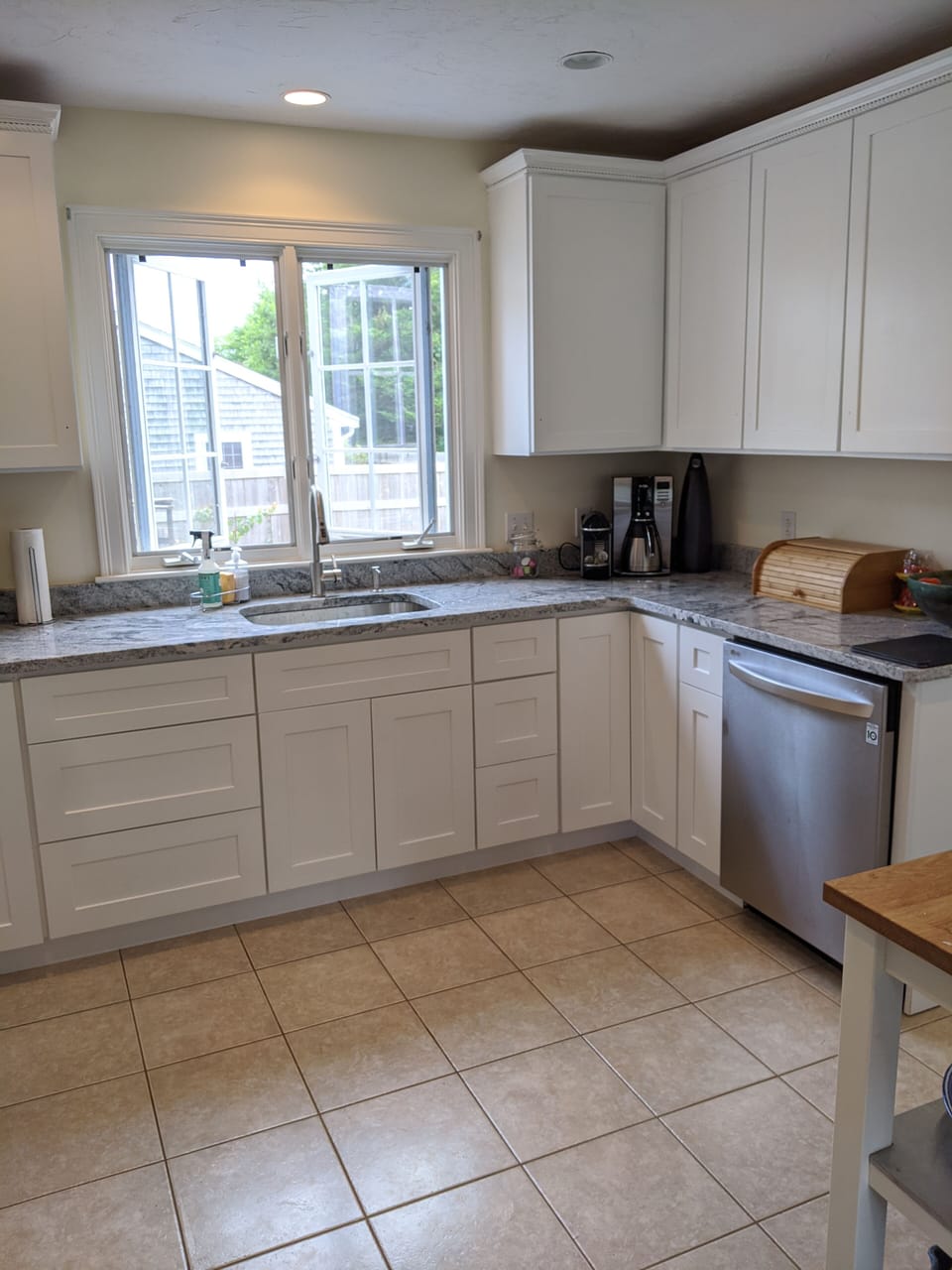 Kitchen updated in 2020.