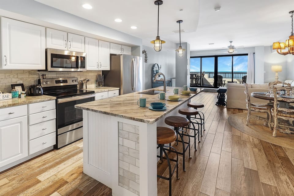 As soon as you walk in the unit, you can't help but notice the extraordinary view!