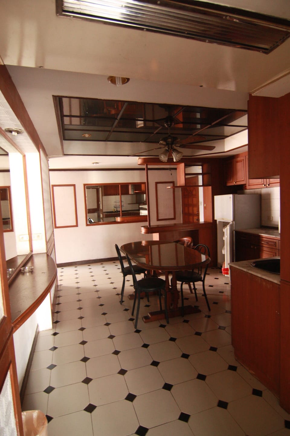 Room 802 Kitchen