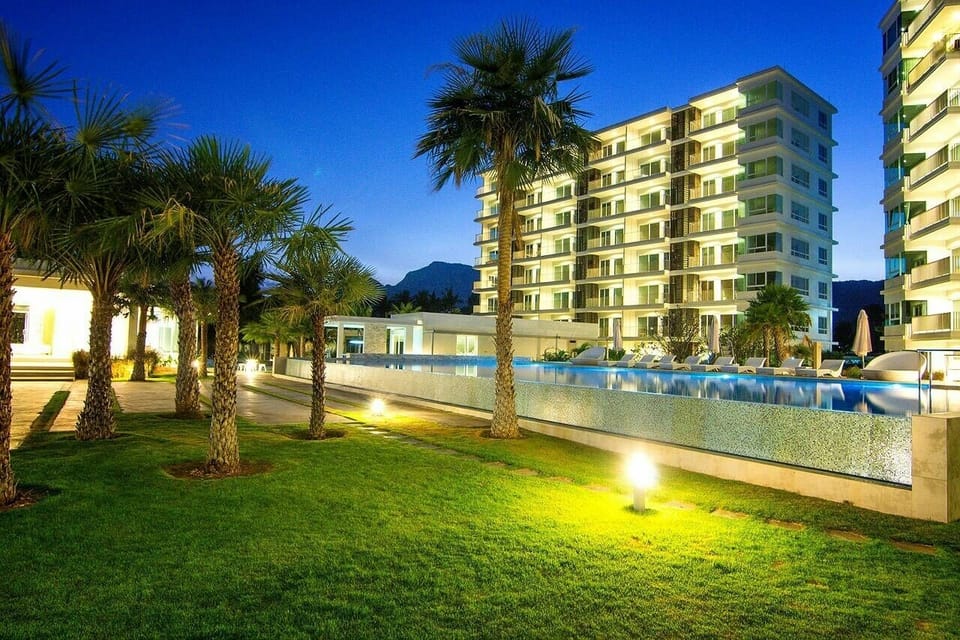 The sea condo, Dolphin bay, Praunburi