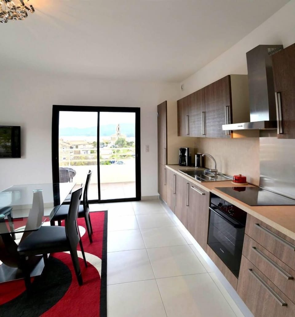 U.S. kitchen with built appliances