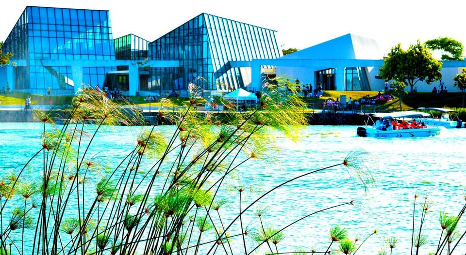Nuvali. Dining, shopping and weekend activities - just a few minutes walk from the property.