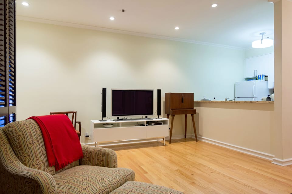 Roku/internet TV & small desk