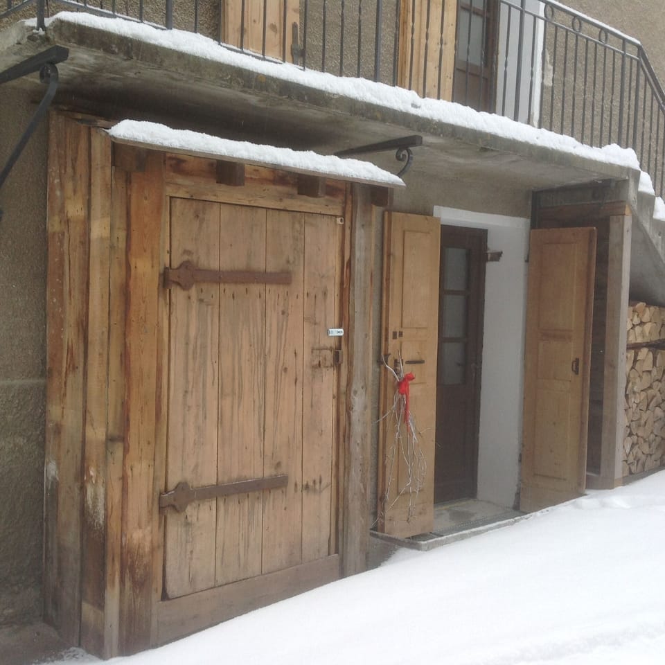 Front entrance with ski locker