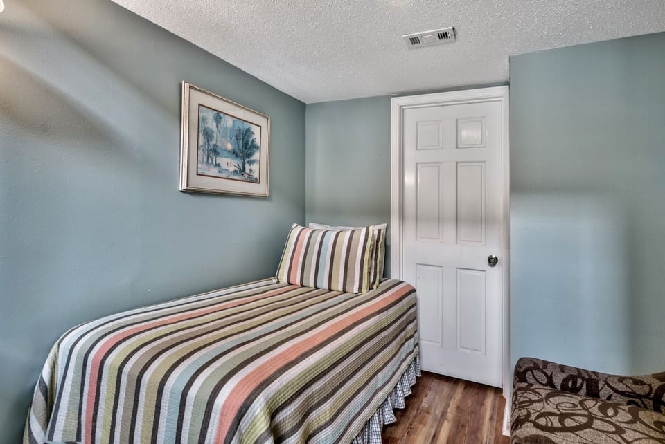 Twin bed in guest BR