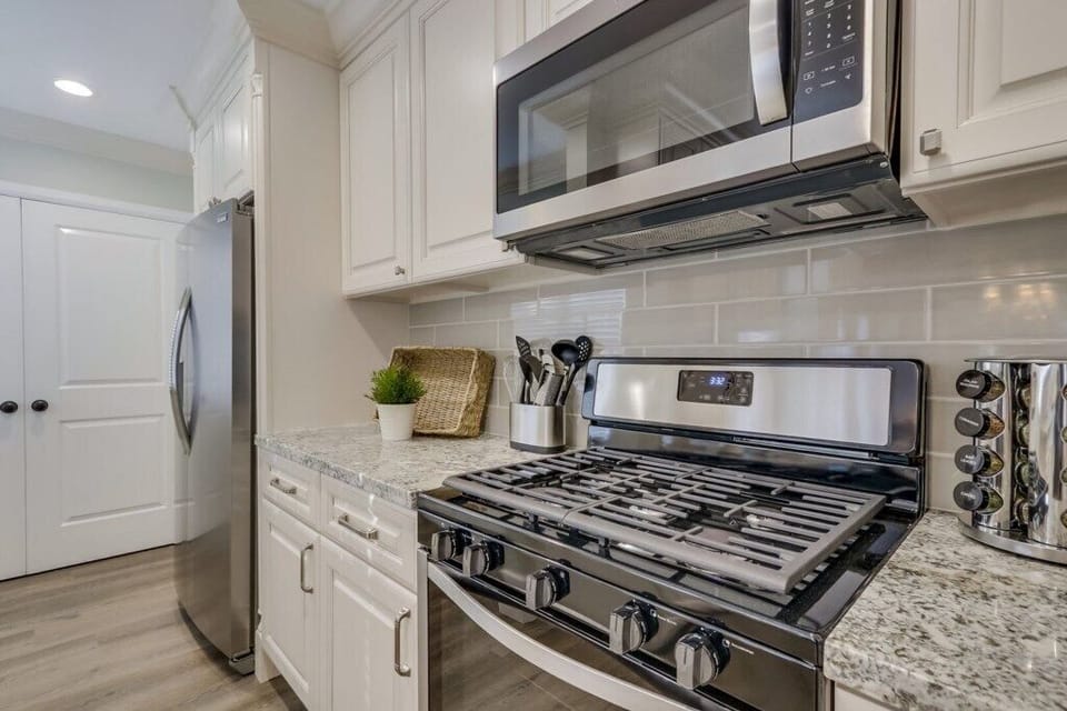 Beautifully Upgraded Kitchen with Stainless Steel Appliances View 2