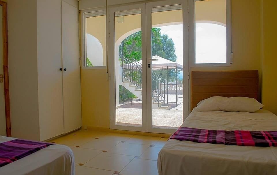 Twin room with en suite