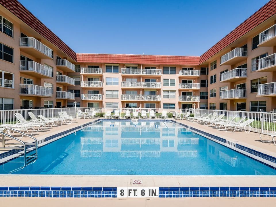 Pool view of 3rd floor Gray's Escape