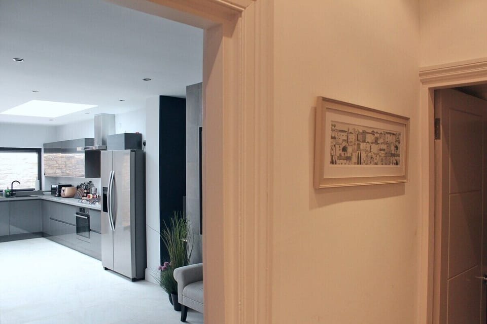 Living Room / Lounge