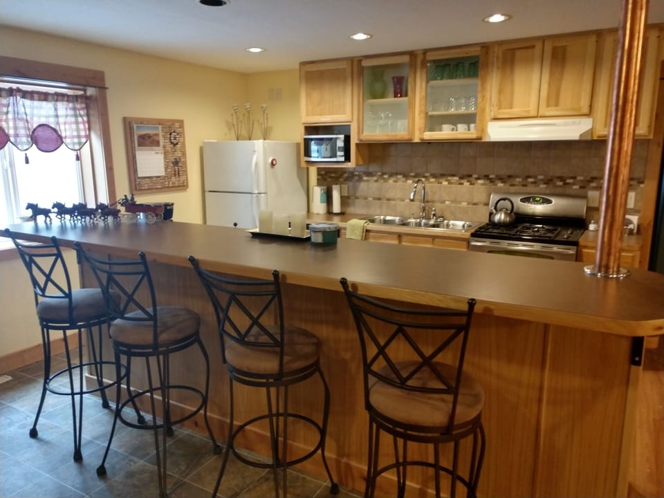 Kitchen Island/Bar Seating