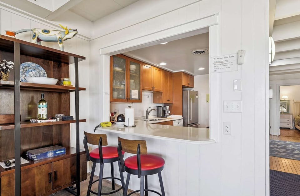 Kitchen breakfast bar on main level