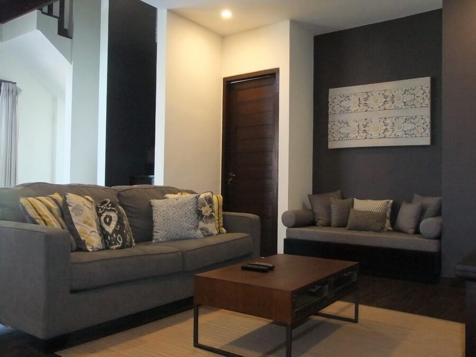 Magnificent 7 Bedroom Villa In Ubud;