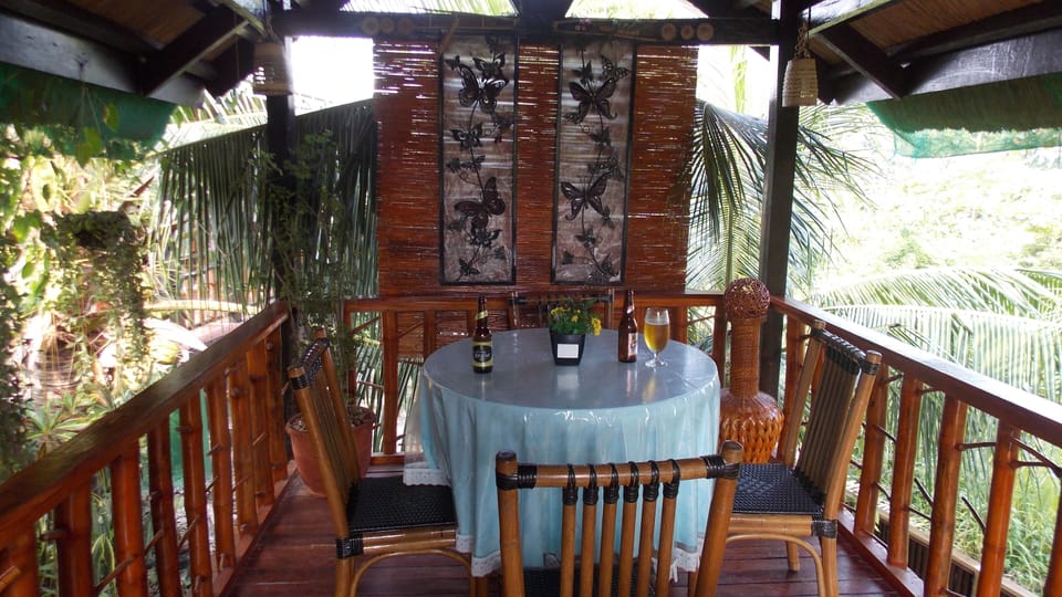 Islandview Holiday Villas, Poolside