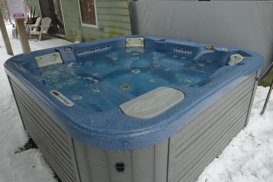 Outdoor hot tub 