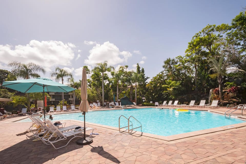 Parkshore Resort Pool
