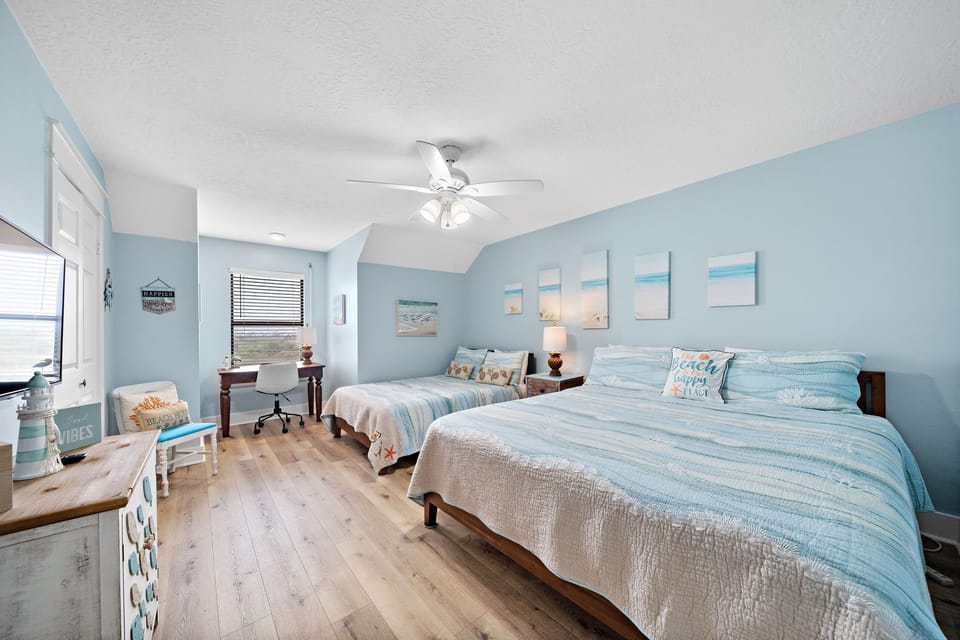 Fourth Bedroom - King Bed, Full Bed