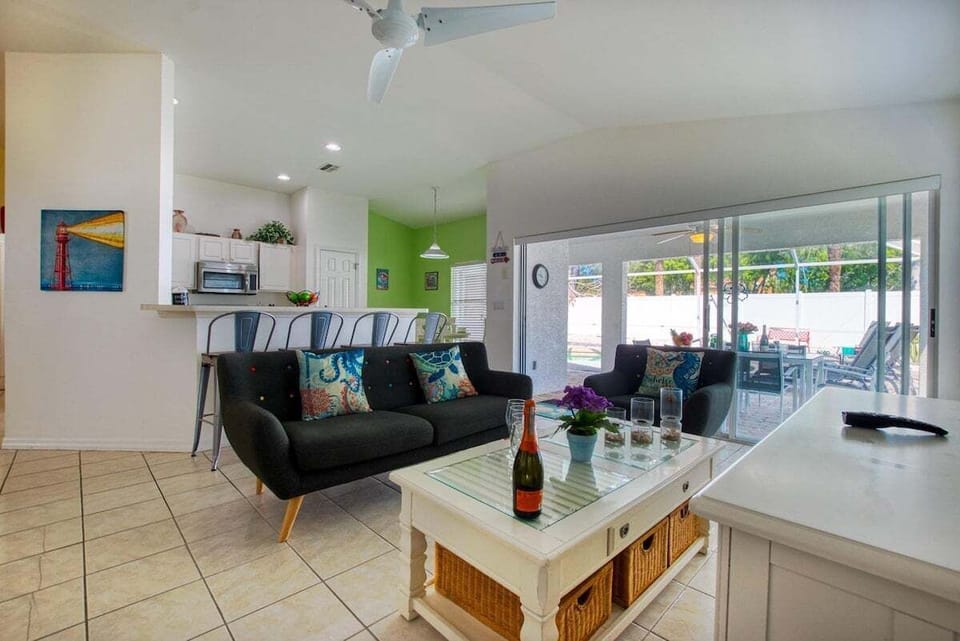 Wischis Florida Home - Beach Pebble