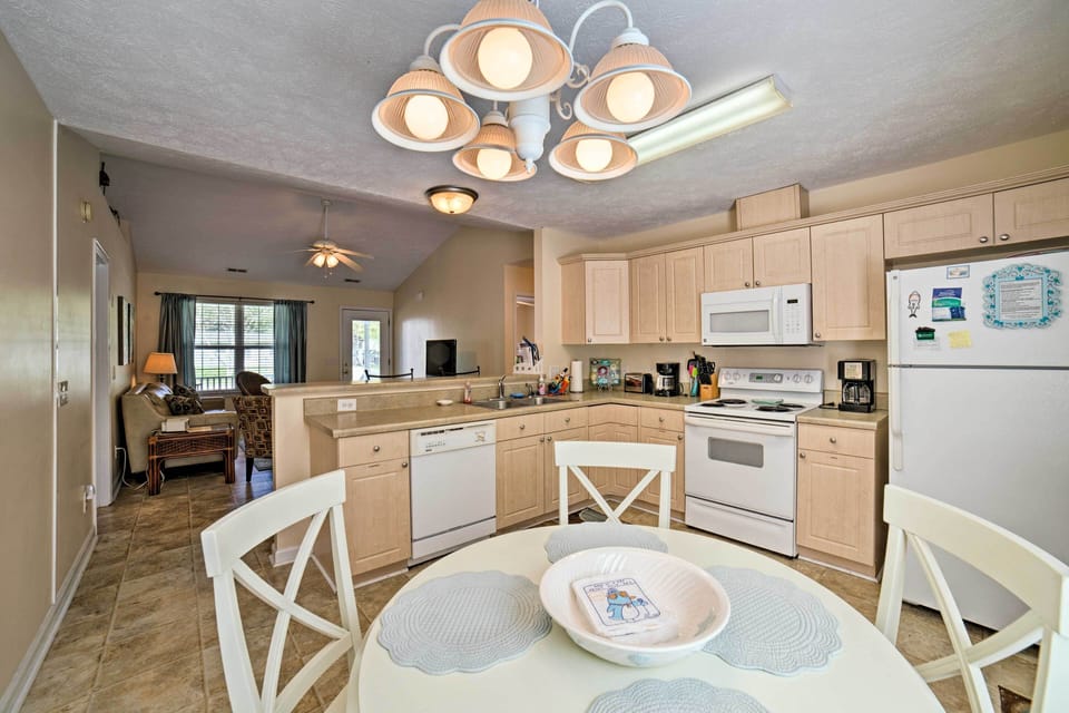 Dining Table | Dishware & Flatware Provided