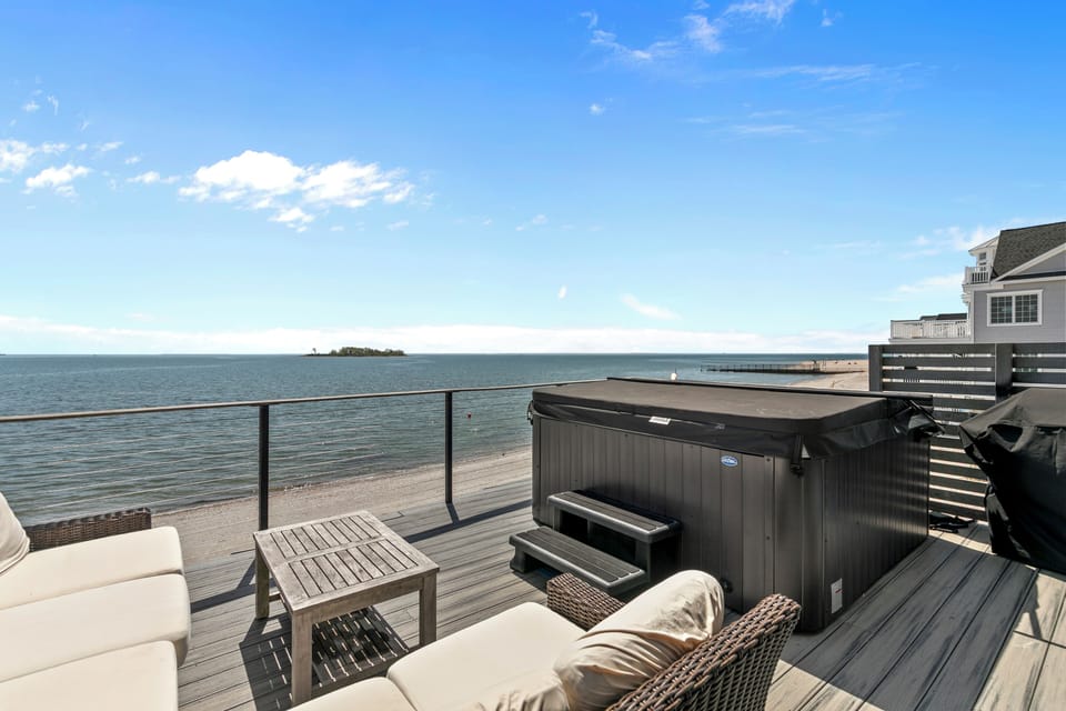 Hot Tub overlooking the beach and Charles Island.  