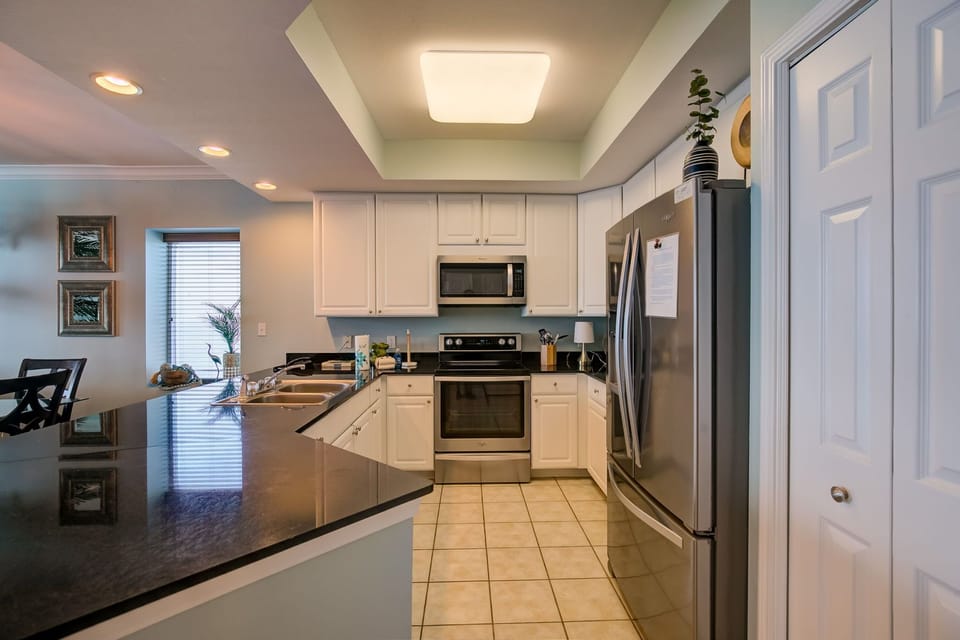 Stainless appliances and granite countertops