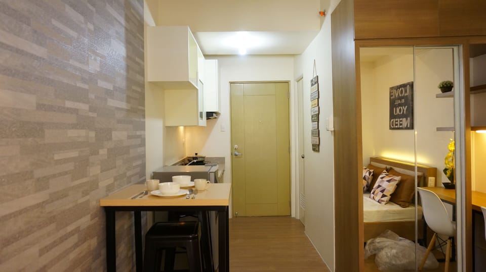 Relaxing Studio Unit with Balcony Makati