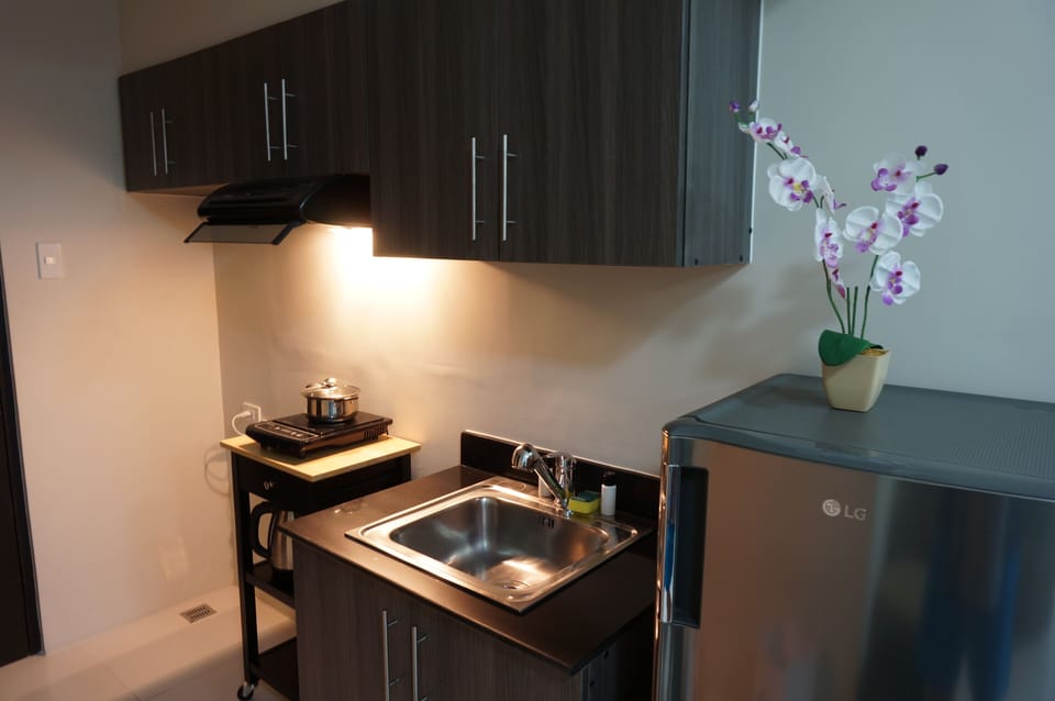 Simplistic Studio unit, Wil Tower, Q. C.