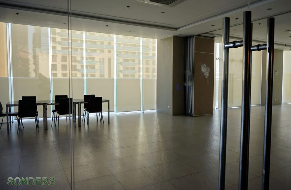 Feel Warmth & Comfort 1BR unit in Makati