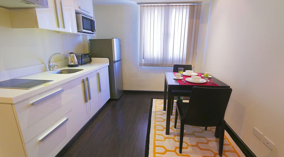 1 Bedroom + Internet @Knightsbridge 2311