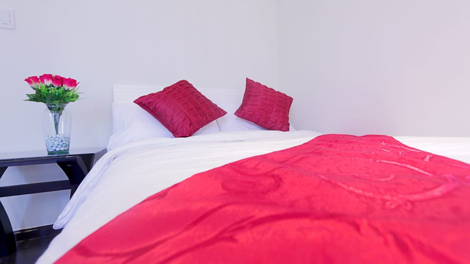 1 Bedroom + Internet @Knightsbridge 2311
