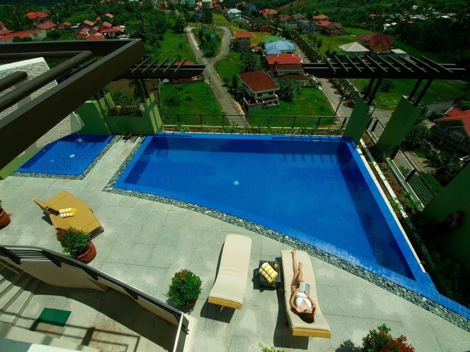 Hotel-Type Ambiance: Studio Unit Condo