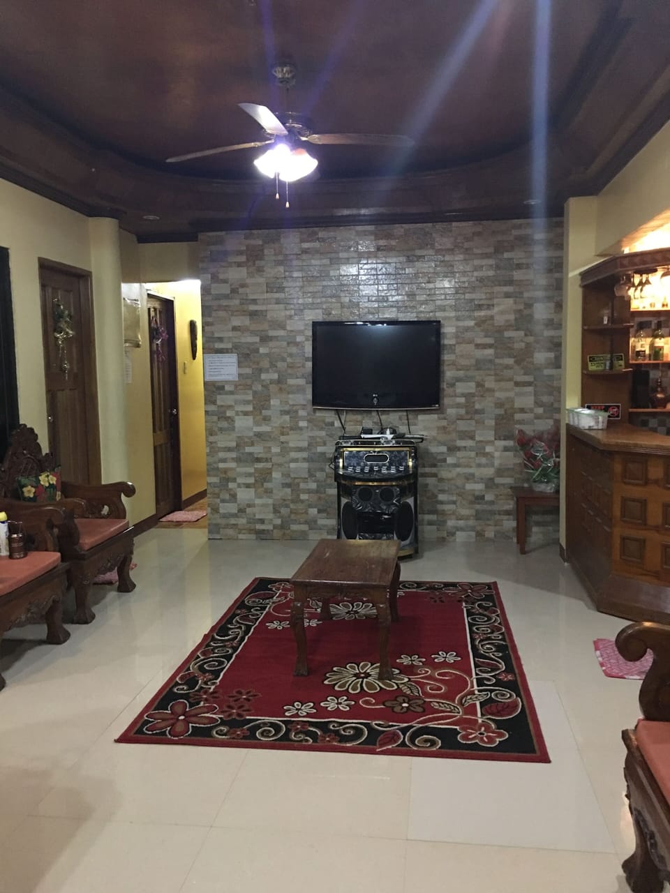 LAIYA BEACH HOUSE Rexon & Kiten 30pax