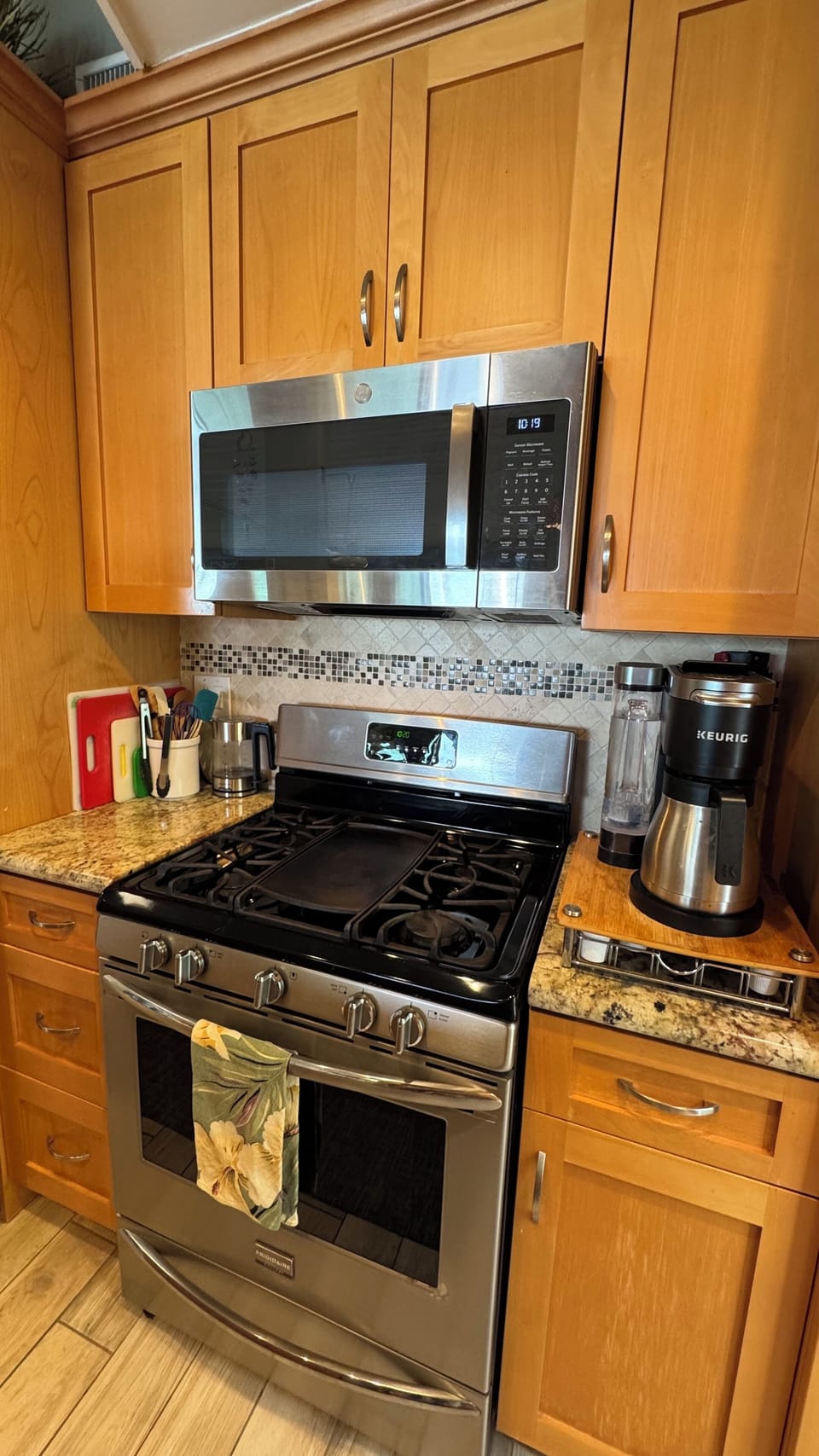Stainless appliances and fully stocked kitchen