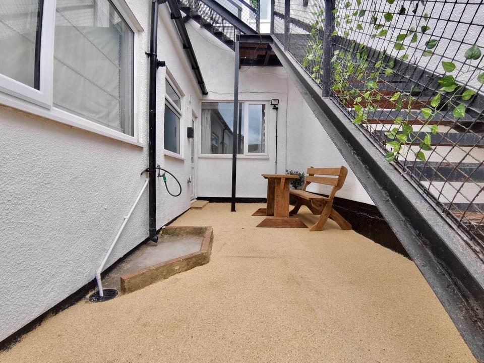 Private seating area in the courtyard 