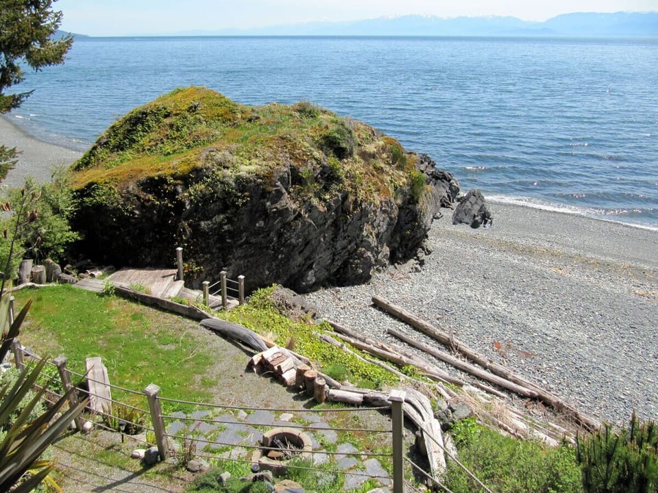 The path to the beach. You can see the fire ring at the bottom of the photo.