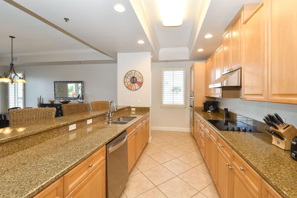 Harbor Landing 104A- Fully Equipped Kitchen