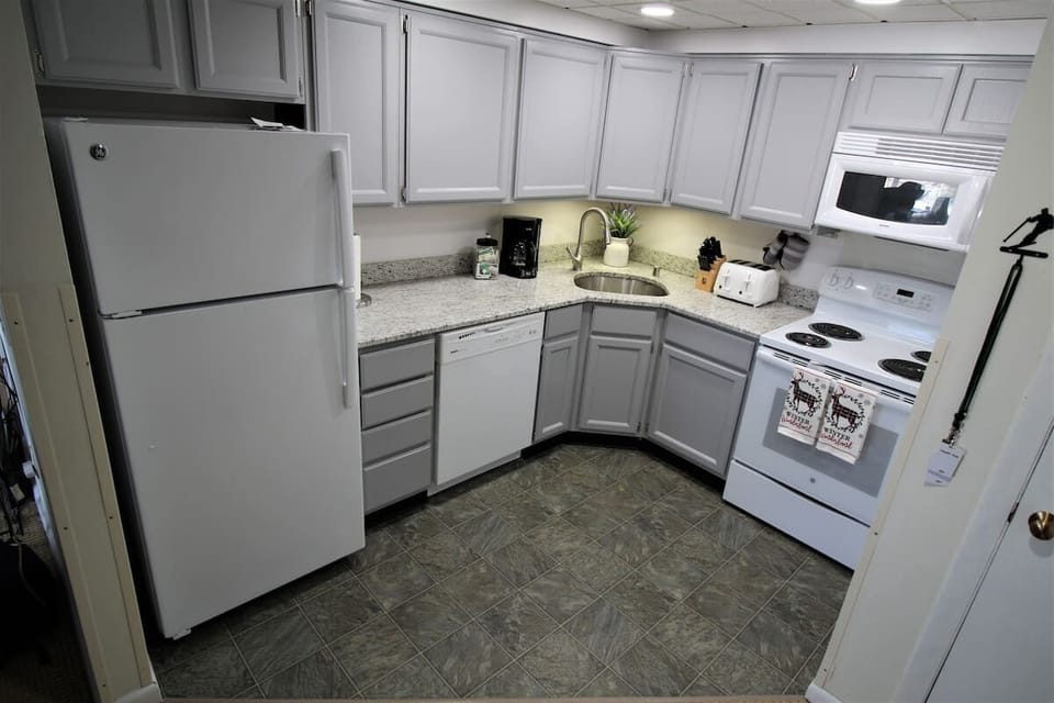 Granite counter tops and Reverse Osmosis Water Filtration System