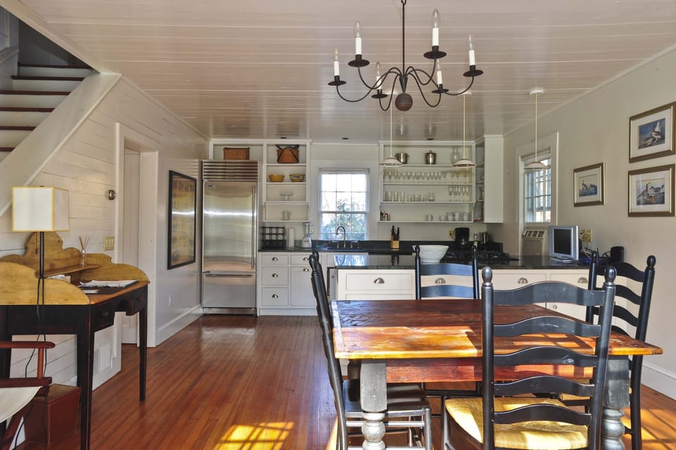 Eat-In Kitchen, Island
