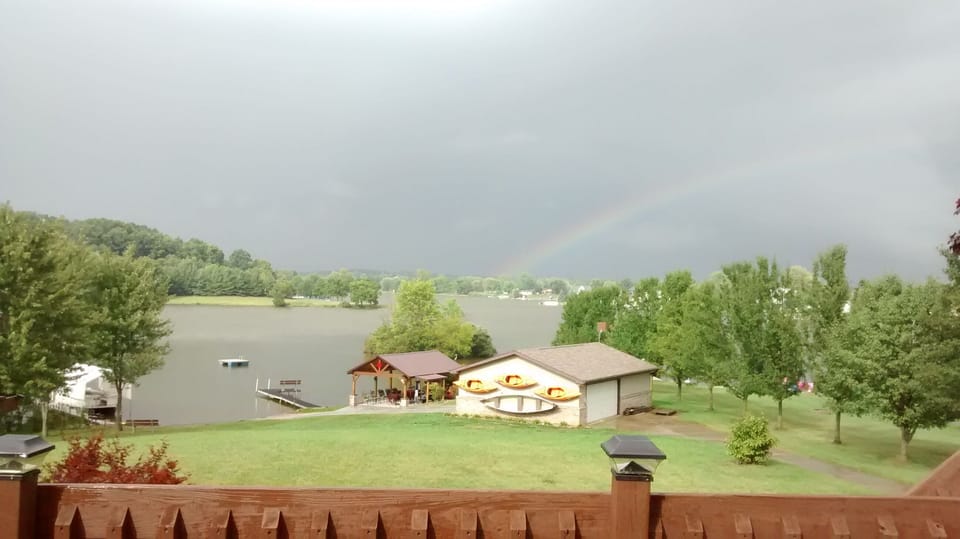Afternoon view from the deck...postcard-perfect !