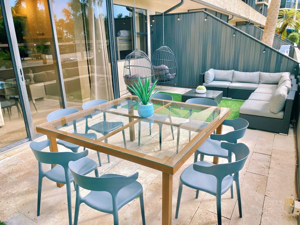 Outdoor dining