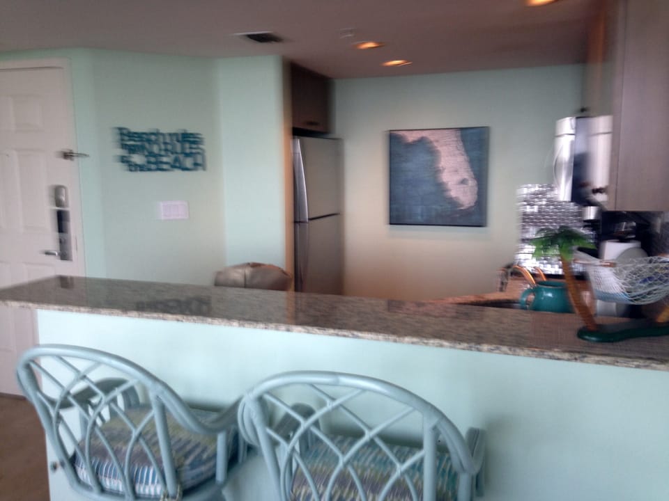 Kitchen counter and kitchen cooking