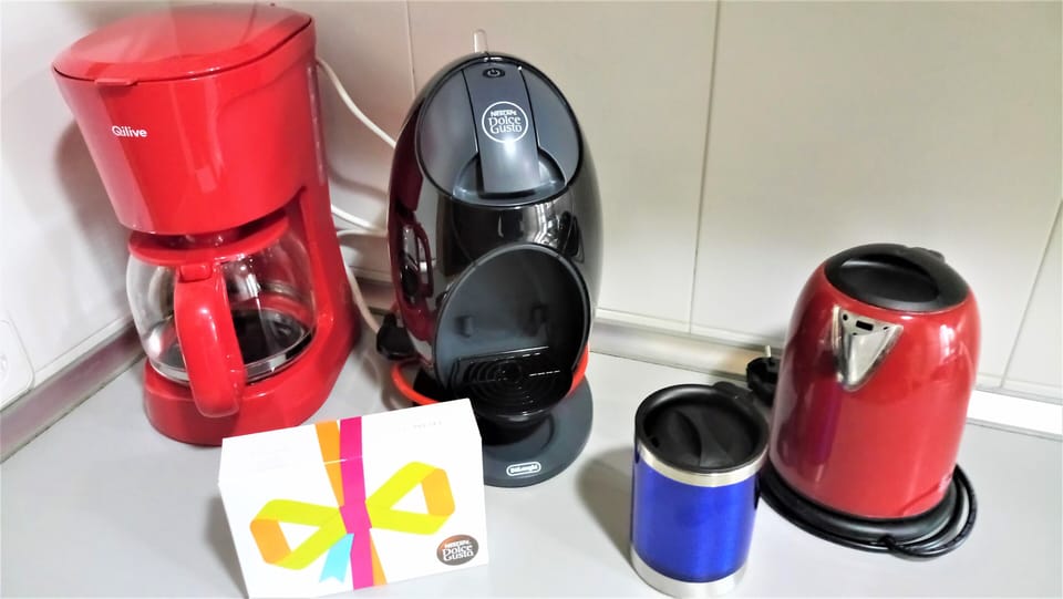 american filter coffee, Colce Gusto taps, kettle