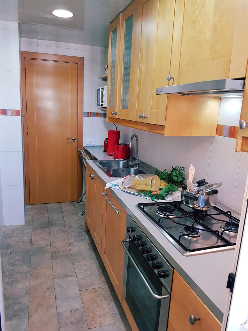 kitchen fully equipped