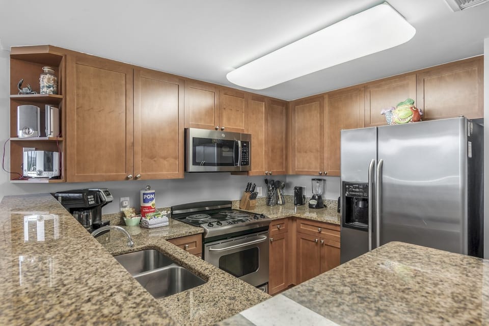 Fully stuffed kitchen