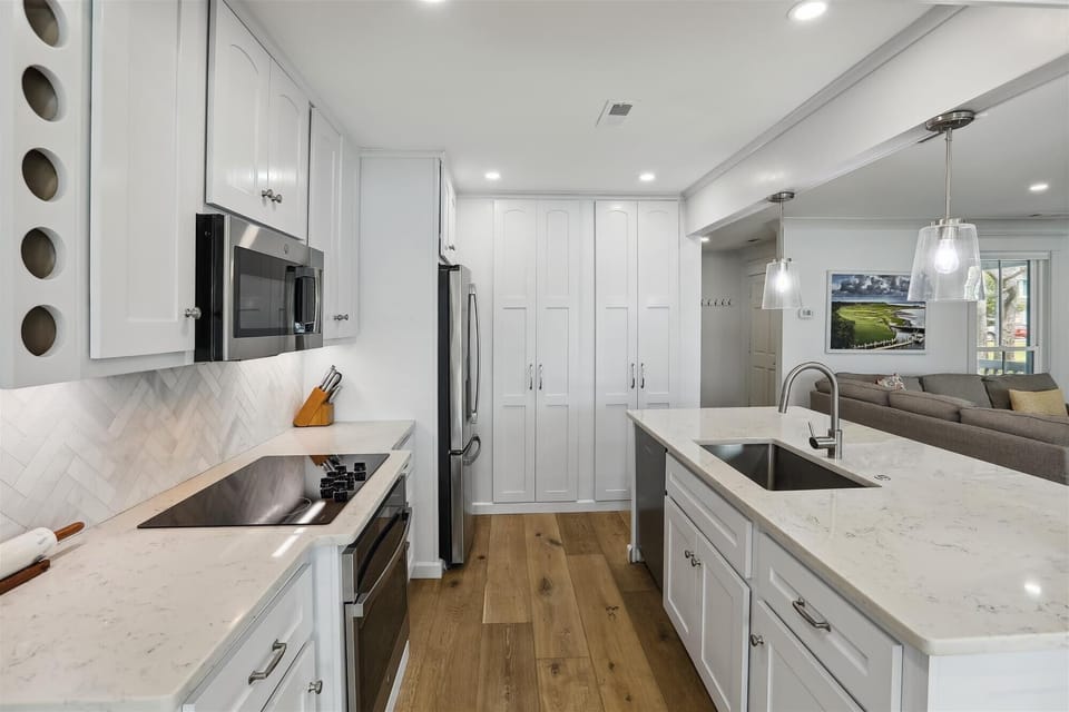 Kitchen with Stainless Steel Appliances at 4 Lands End Court
