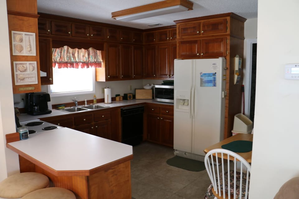 Full kitchen 