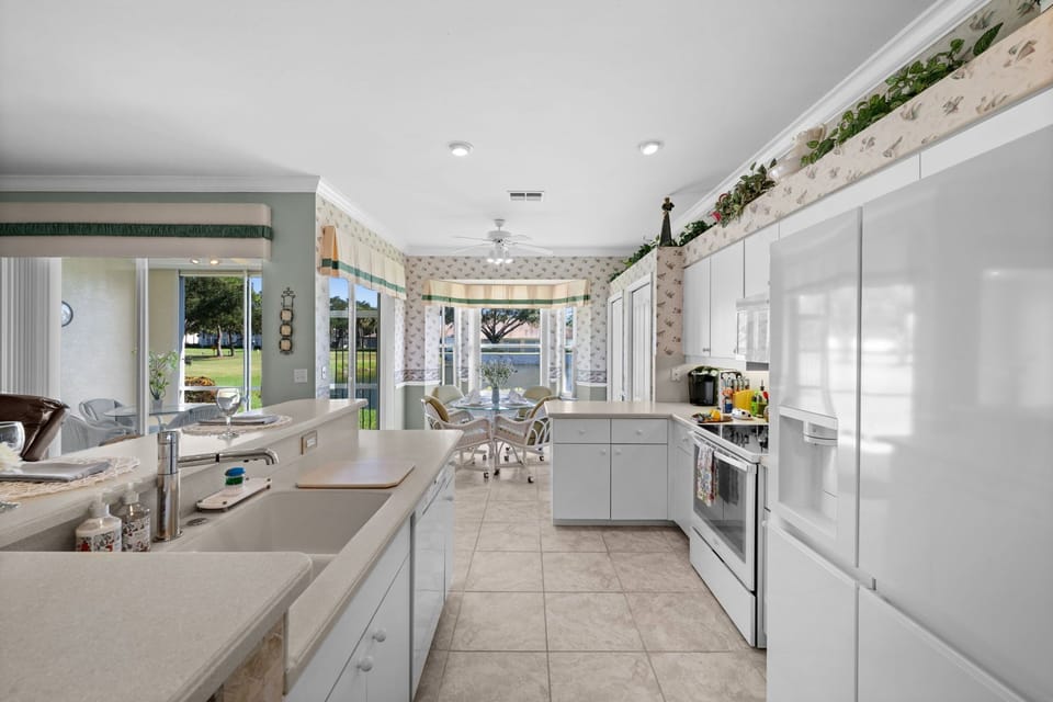 Bright & Light, Open Floor Plan