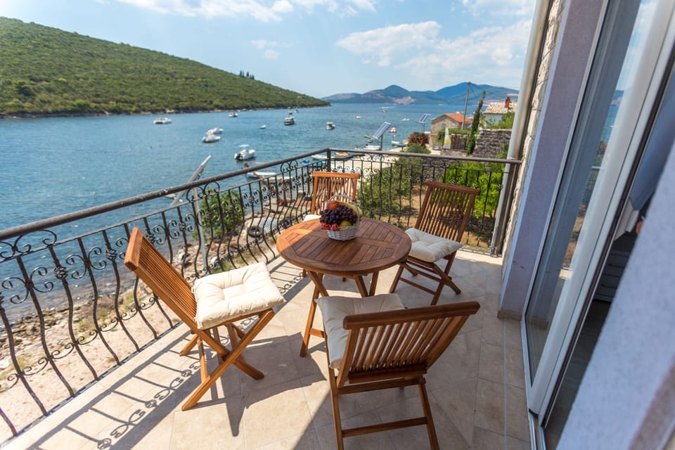 We're just 3 meters away from the sea! Let's begin your vacation right here!